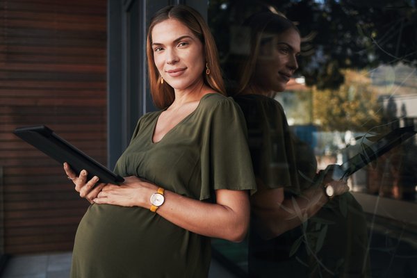 How Can UK Pregnant Women Navigate the Challenges of Remote Work During Pregnancy?